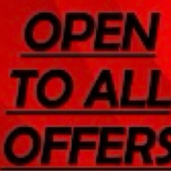 Pre-Luv- Michael Kors, heavy duty
Tote Bag maroon & brown
With Gold Hardware - Picture 16 of 16